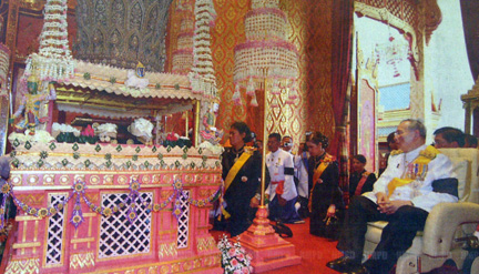 HM the King saying farewell